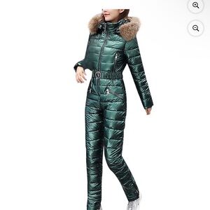 Green ski suit with Fur Trim